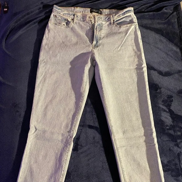 Abercrombie Athletic Loose Jeans - Picture 1 of 3